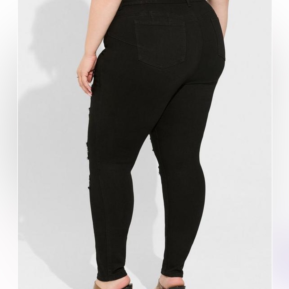 Torrid Bombshell Skinny Premium Stretch High-Rise Destructed Jeans 24S - Picture 3 of 3